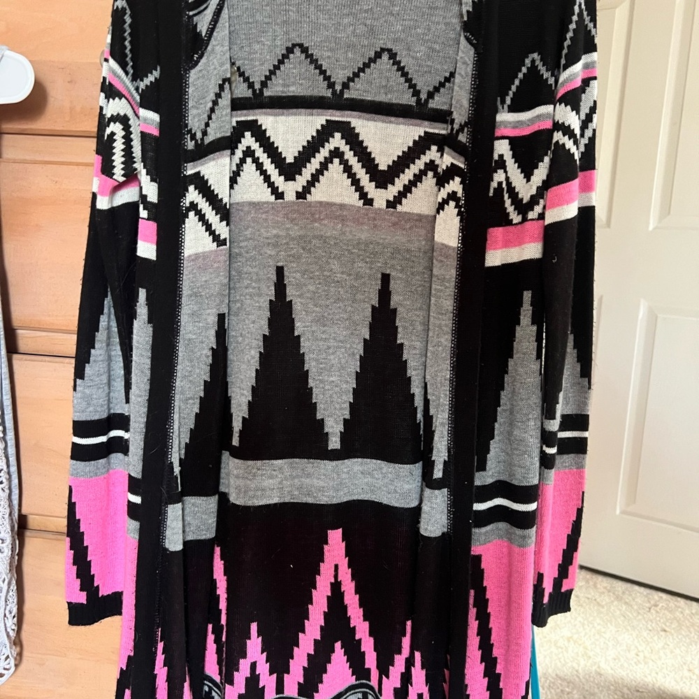 Women's Black and Pink Geometric Sweater